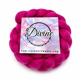 Divine Dyeworks Raspberry Merino Wool Roving 6oz Pink Fiber Spinning Felt